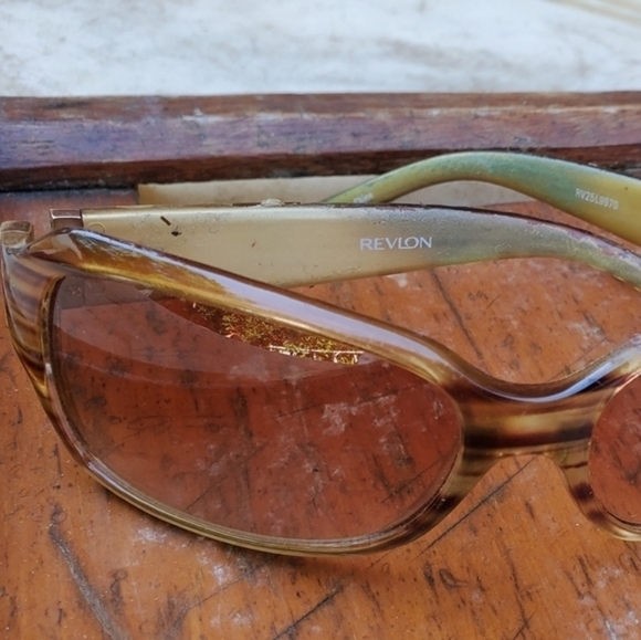 Revlon‎ vintage sunglasses - Picture 7 of 11